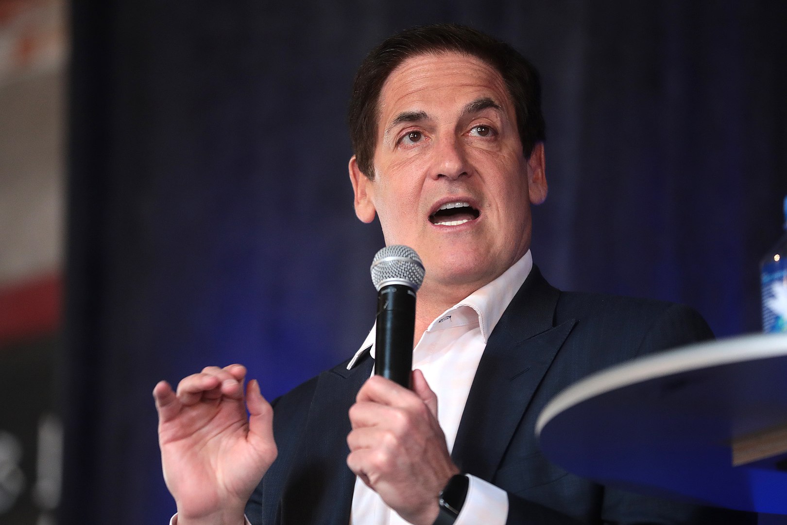 Mark Cuban Turned the Dallas Mavericks Around as Business by Not Focusing  on Business